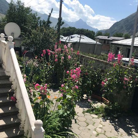 Nino'S Guest House Kazbegi Dış mekan fotoğraf