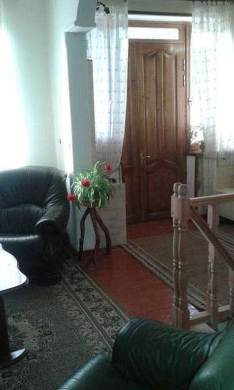 Nino'S Guest House Kazbegi Dış mekan fotoğraf