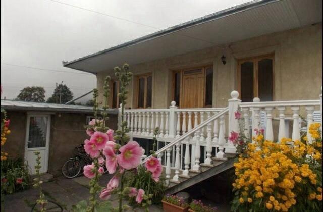 Nino'S Guest House Kazbegi Dış mekan fotoğraf