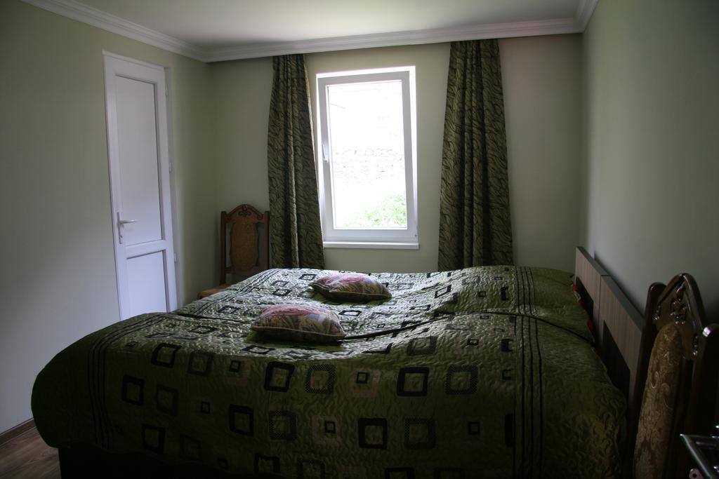 Nino'S Guest House Kazbegi Dış mekan fotoğraf