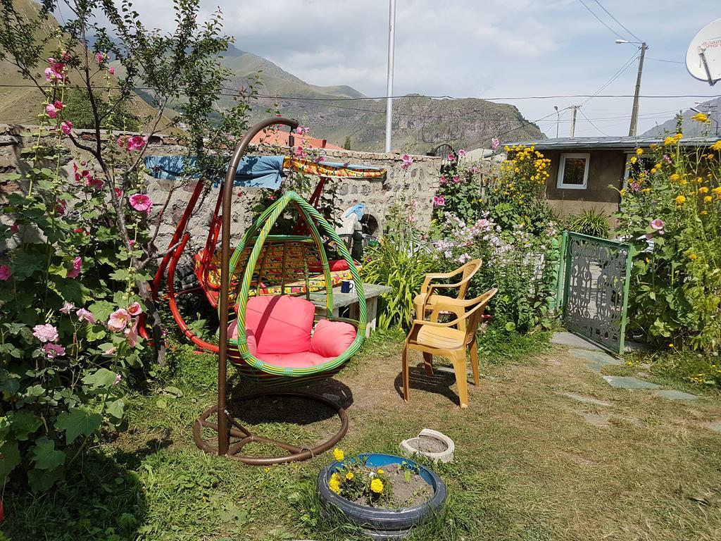 Nino'S Guest House Kazbegi Dış mekan fotoğraf