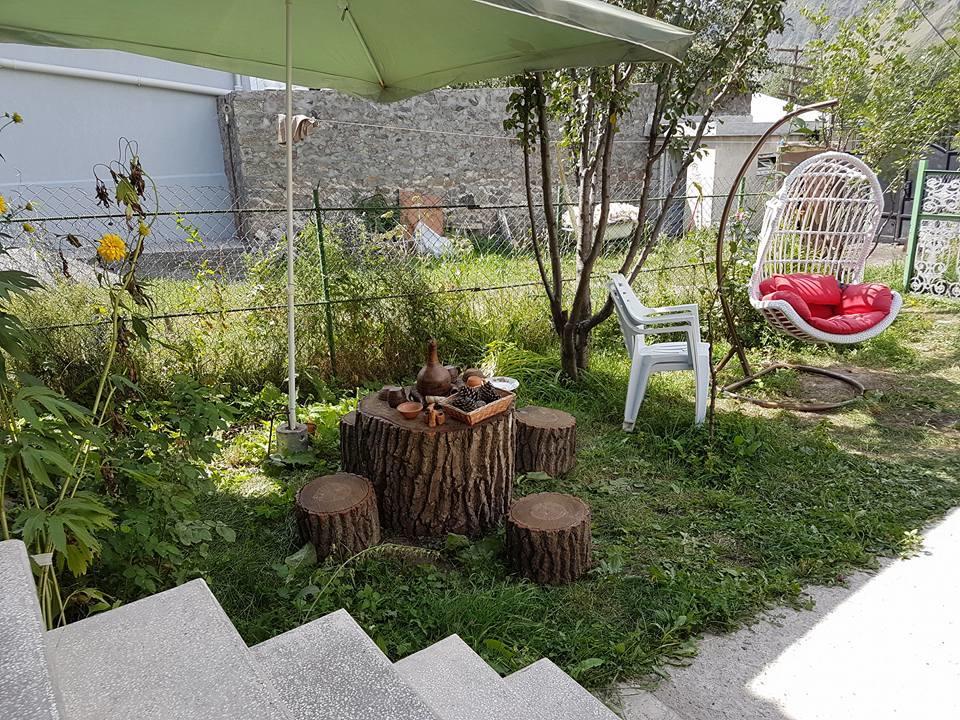 Nino'S Guest House Kazbegi Dış mekan fotoğraf
