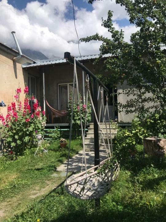 Nino'S Guest House Kazbegi Dış mekan fotoğraf
